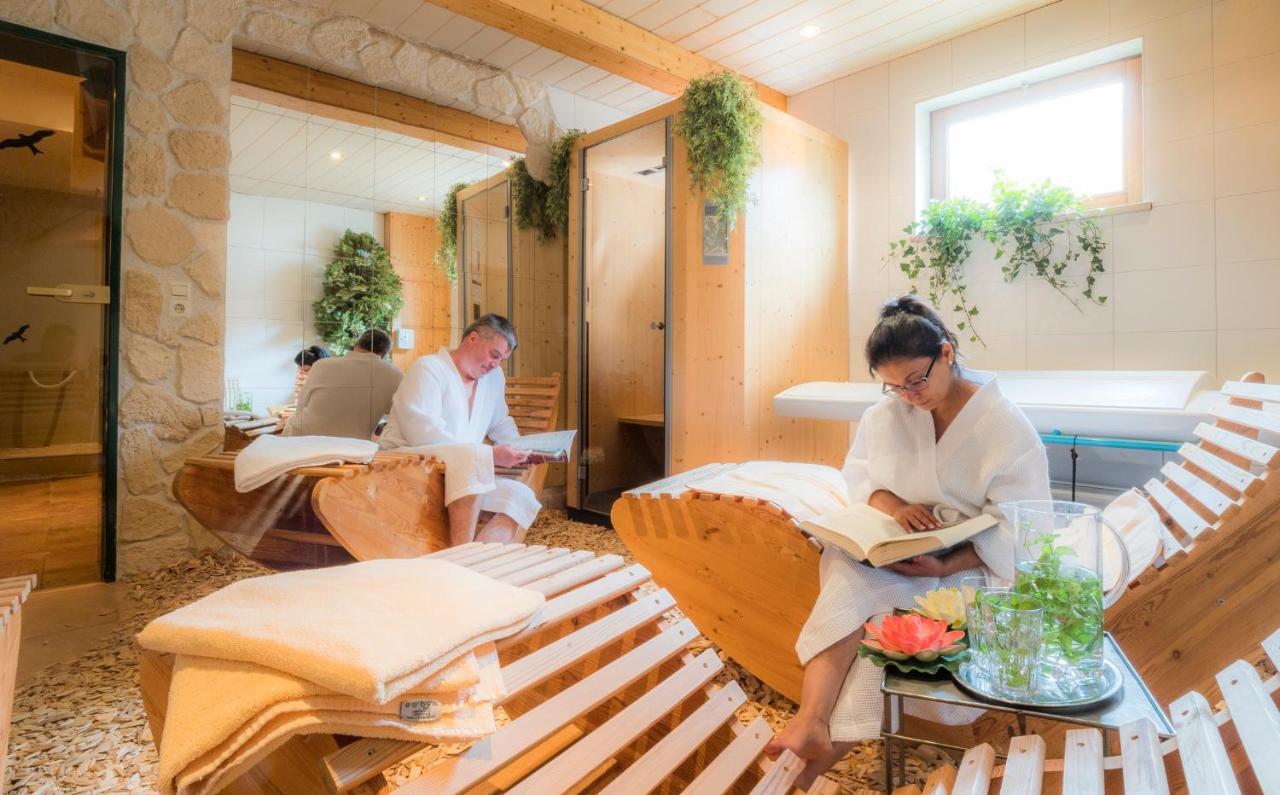 Hotel & Restaurant Gruener Baum - Die Gruene Oase Am Feldberg Feldberg  Eksteriør billede