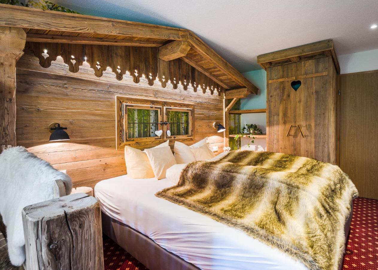 Hotel & Restaurant Gruener Baum - Die Gruene Oase Am Feldberg Feldberg  Eksteriør billede