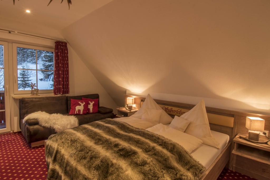 Hotel & Restaurant Gruener Baum - Die Gruene Oase Am Feldberg Feldberg  Eksteriør billede